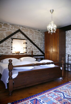 4 chambres, fer et planche à repasser, lit parapluie, Wi-Fi gratuit