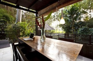 Outdoor dining