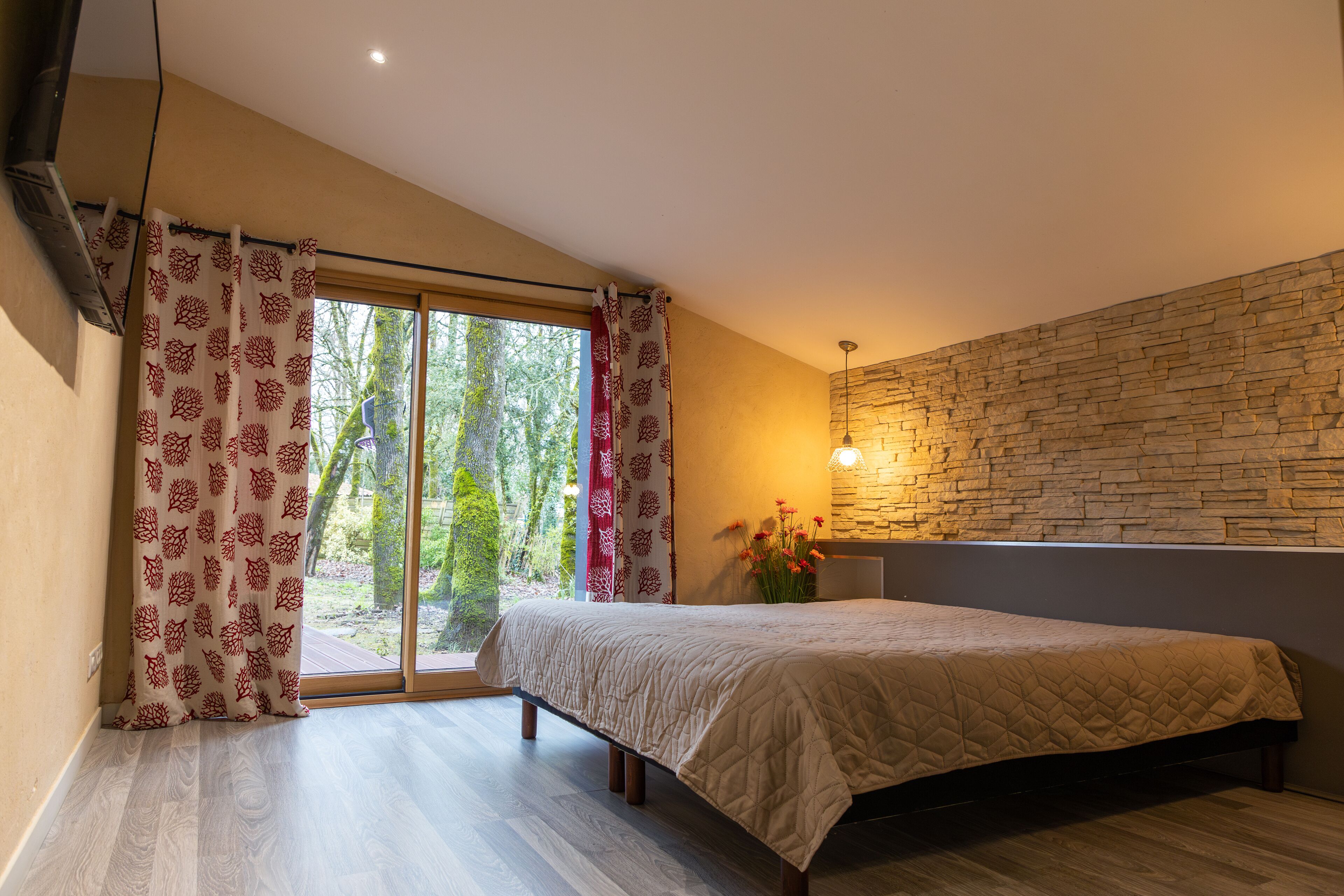 6 chambres, chambres insonorisées, fer et planche à repasser