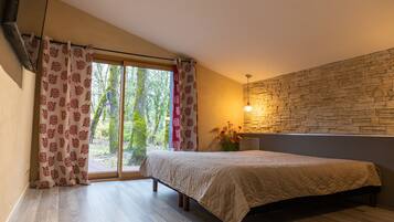 6 chambres, chambres insonorisées, fer et planche à repasser