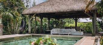 Magnificent secured villa overlooking lagoon 5 minutes from the beach Private pool salt