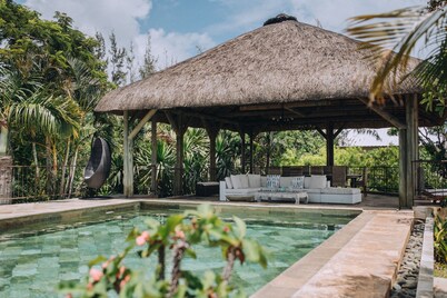 Magnificent secured villa overlooking lagoon 5 minutes from the beach Private pool salt