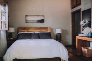 3 slaapkamers, een kluis op de kamer, een bureau