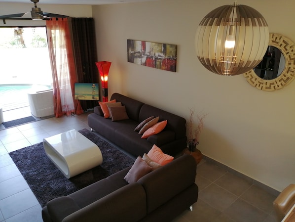 Smart TV, DVD player, video library