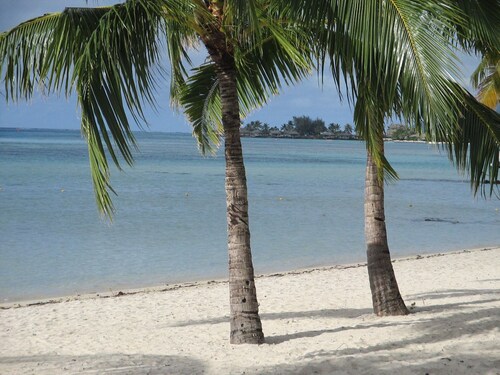 Kaunis varustettu bungalow - 3 ilmastointia - Upea ranta 40m yksityisellä serdillä 