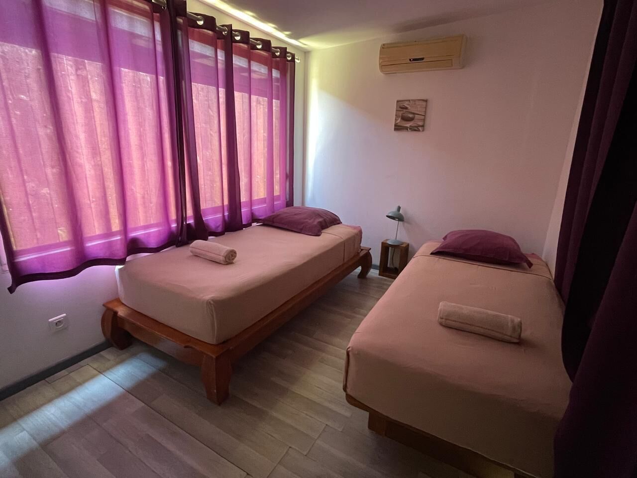 3 habitaciones, tabla de planchar con plancha y wifi gratis 