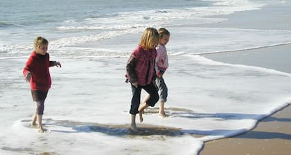 House bungalow with garden and terrace, 1100m2 property, 8 person,