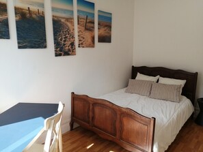 1 bedroom, desk, iron/ironing board, free WiFi