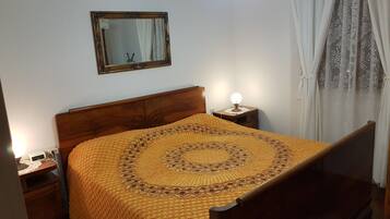 2 slaapkamers, een kluis op de kamer, een strijkplank/strijkijzer