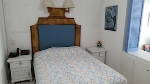 2 bedrooms, desk, free WiFi, bed sheets
