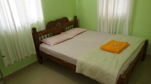 2 habitaciones, tabla de planchar con plancha, wifi y ropa de cama 