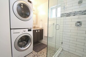 Bathroom - Tiny Home near Zion with Loft & Resort Pools (Orderville)