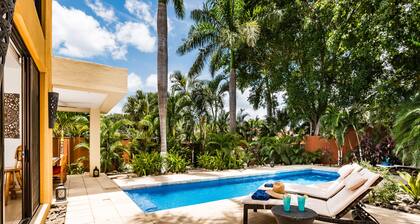 Modernes Haus, 3BR, privater Pool, Terrasse und Balkon (9 Personen) * 15% RABATT von September bis Oktober