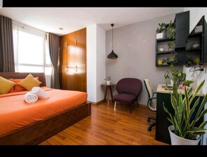 3 bedrooms, iron/ironing board, free WiFi, wheelchair access