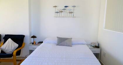 New! 2 Omega. Perfectly appointed. Self-catering place for business or holidays.
