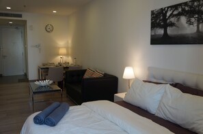 1 bedroom, iron/ironing board, Internet - Modern Luxury Suite in KLCC, Bukit Bintang area (Kuala Lumpur)
