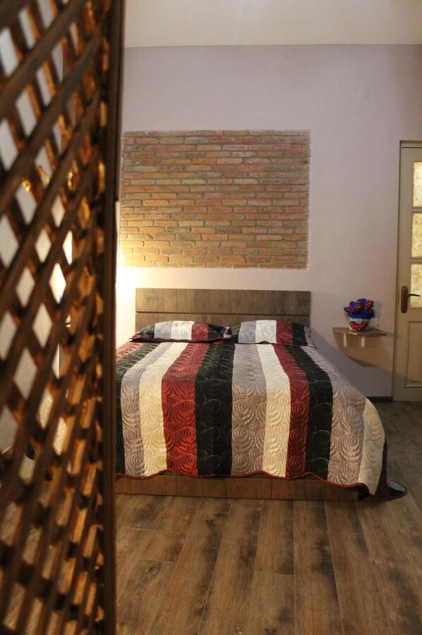 1 bedroom, iron/ironing board, Internet, bed sheets