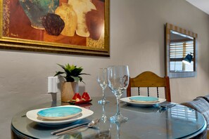 Dining - Newly Remodeled Quaint and Cozy Casita- Fully Remodeled in Central Tucson! (Tucson)