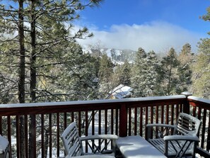 Property grounds - Upscale décor, new spa, slope views, 4 min to Bear (Big Bear Lake)