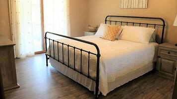3 Schlafzimmer, Bügeleisen/Bügelbrett, WLAN, Bettwäsche