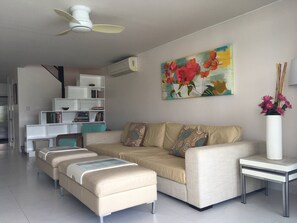 Televisie, videospelletjes, een dvd-speler en boeken