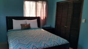 1 bedroom, iron/ironing board, WiFi, bed sheets - More for less and enjoy the entire Bahamas. (nassau)