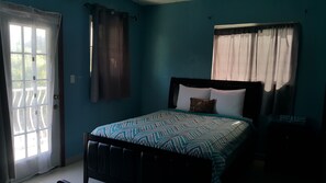 1 bedroom, iron/ironing board, WiFi, bed sheets - More for less and enjoy the entire Bahamas. (nassau)