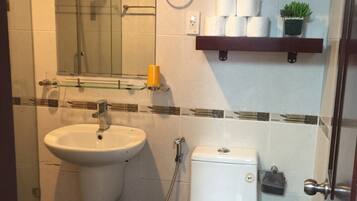 Dusche, Haartrockner, Handtücher