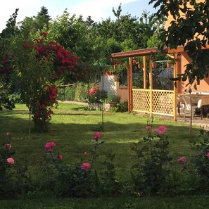 Property grounds - Guest House "Aleksandra" (Sofia)