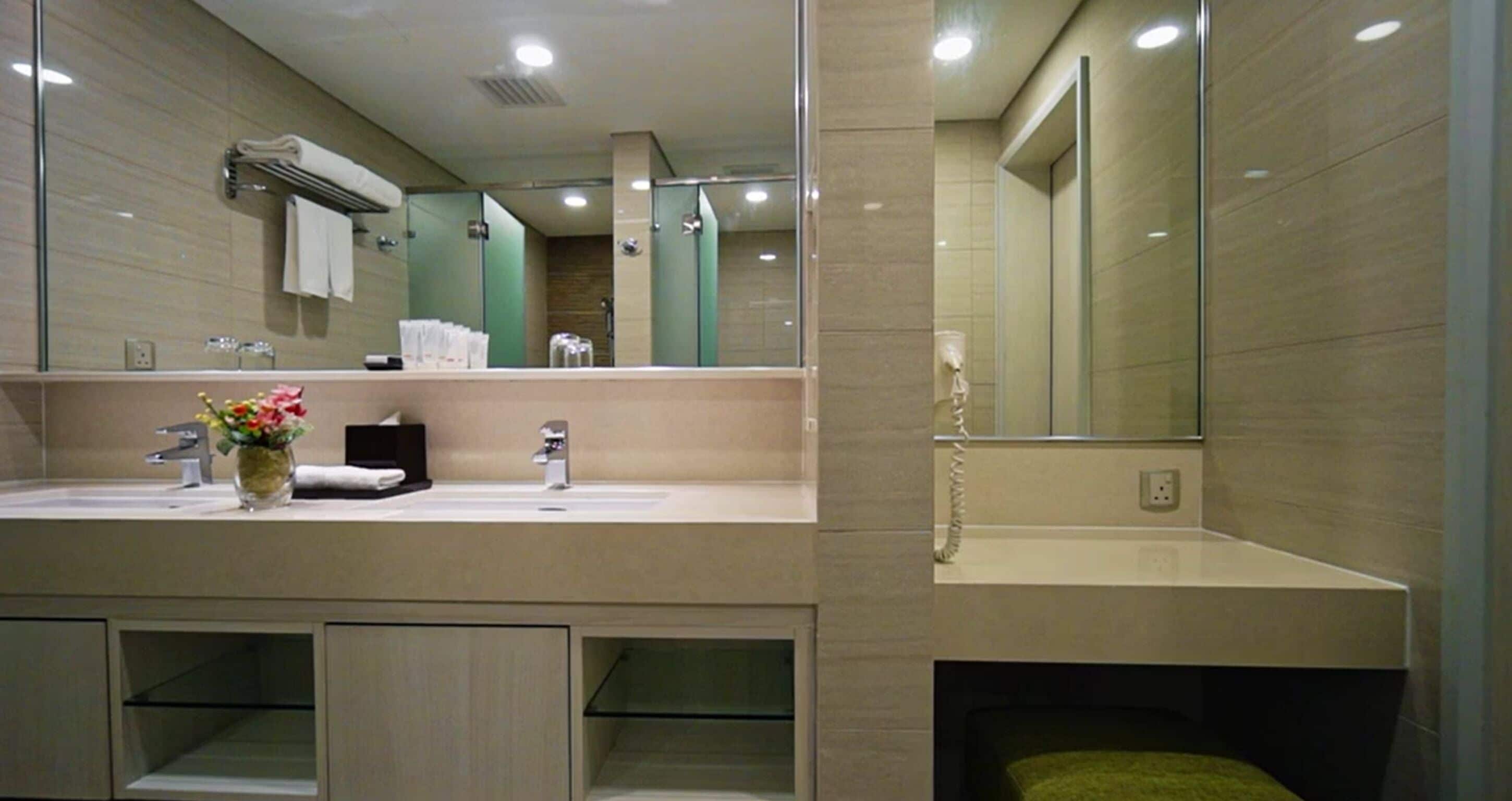 executive room | bathroom | shower, free toiletries, hair dryer, slippers