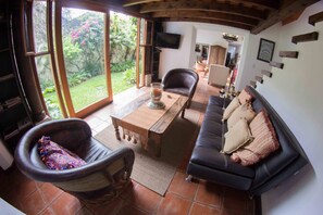 TV, fireplace, DVD player - Charming Home, Beautiful Decorated in famous Central Antigua  (Antigua Guatemala)