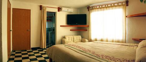 2 bedrooms, desk, WiFi, bed sheets