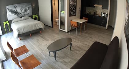 Top Location Downtown Design Loft