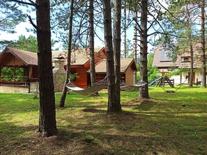 Property grounds - A Rustic retreat for famiies with children. 2 bedroom log house
(Plitvice Lakes National Park)