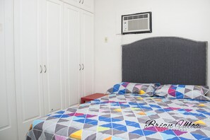 3 bedrooms, iron/ironing board, travel crib, free WiFi