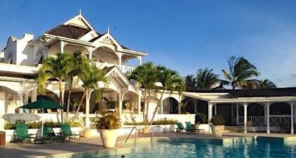 Beautiful Villa with Stunning Sea View. Two pools, floodlit tennis/padel, gym.