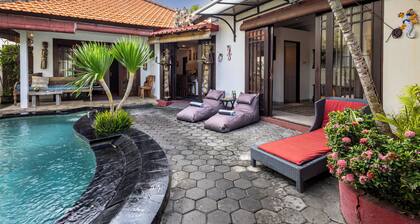 Hidden Garden Villa #5 Single Story Beautiful be Safe & Secure with us