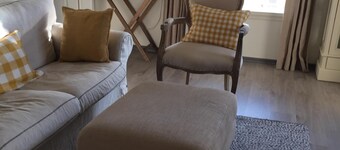  A Roof Top Beautiful Apartment With Sun Bathing Porch, no elevator. 