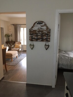 2 bedrooms, desk, iron/ironing board, travel cot