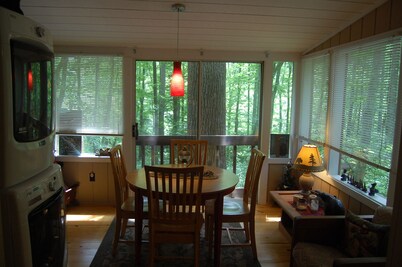 Rustic Mountain Retreat-Bear Paw