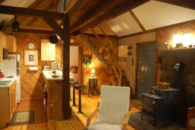 Rustic Mountain Retreat-Bear Paw