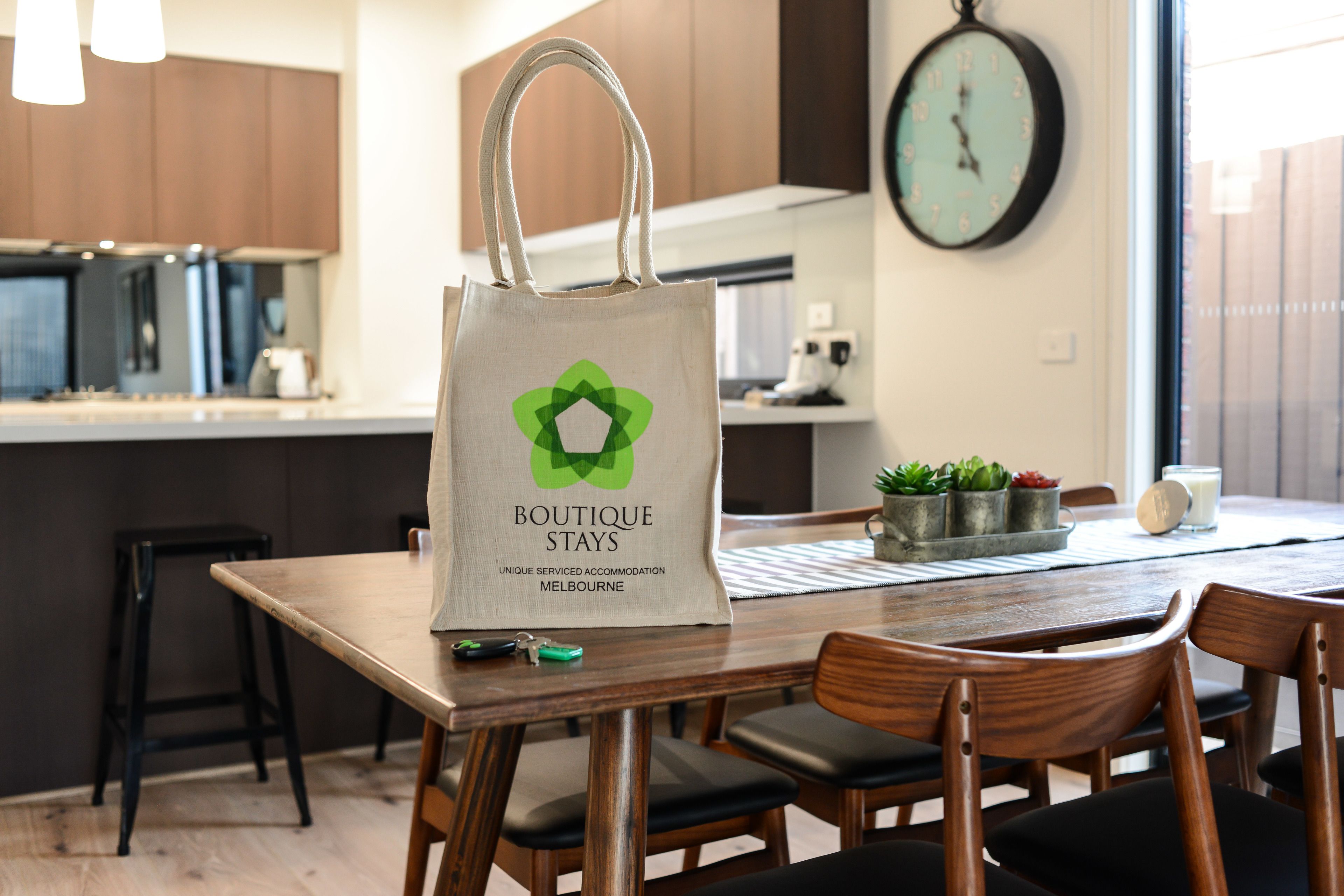 3 bedroom 2.5 bathroom townhouse | In-room dining