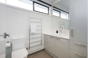 Bathroom - Boutique Stays - Caulfield Central (Caulfield South)