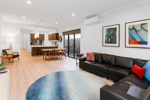 3 bedroom 2.5 bathroom townhouse | Living area | Flat-screen TV, DVD player - Boutique Stays - Caulfield Central (Caulfield South)