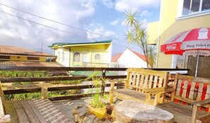 House, 4 Bedrooms | Balcony
