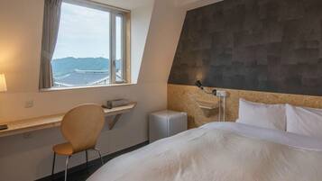 Double Room, 1 Double Bed (Top Floor) | Soundproofing, iron/ironing board, free WiFi, bed sheets