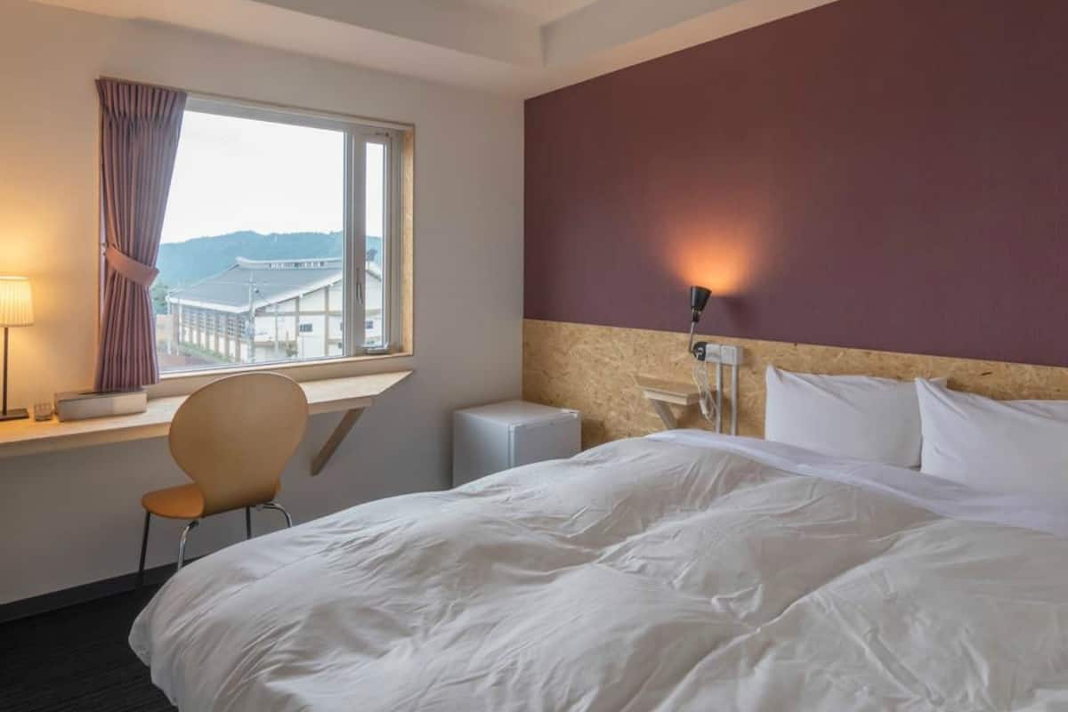 Soundproofing, iron/ironing board, free WiFi, bed sheets