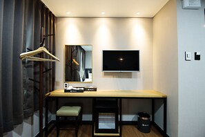 Desk, soundproofing, free WiFi, bed sheets - Ehwa in Myeongdong (Seoul)