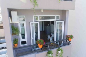 Exterior - The Nguyens Café DCT (Ho Chi Minh City)