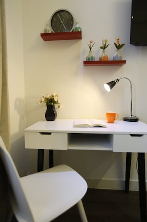 Superior-Doppelzimmer (5B/4B/3B/2B) | Zimmersafe, Schreibtisch, Verdunkelungsvorhänge, schallisolierte Zimmer